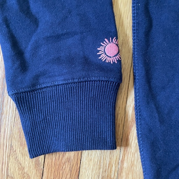 LAKE HAPPY Crewneck Sweatshirt - Picture 15 of 16
